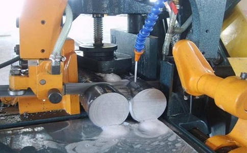 九合垸原种场卧式带锯床的送料方式有哪几种？