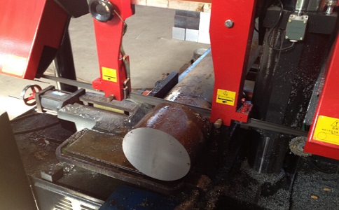 九合垸原种场卧式带锯床加工时出现明显振荡如何排查？